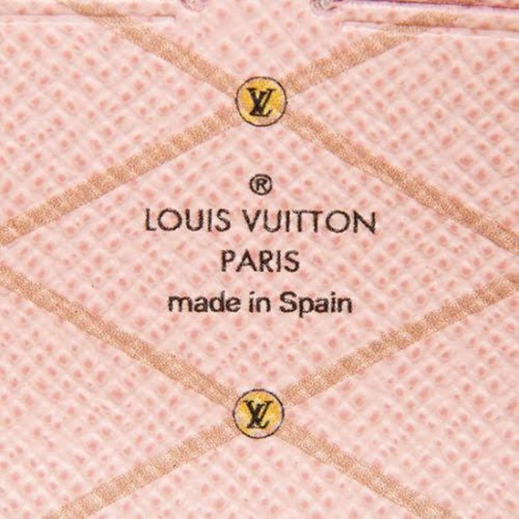 SOLD Louis Vuitton Damier Azur Crossbody - Picture 4 of 8